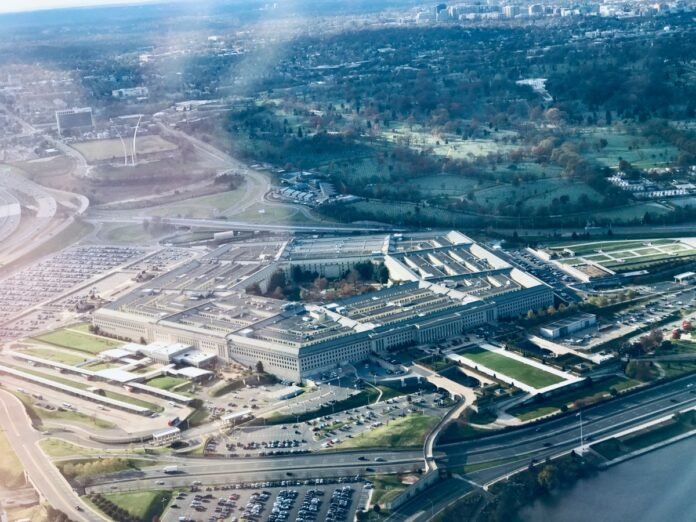 Pentagon məxfi şəbəkələrdə süni intellekt üçün Nvidia, Microsoft, AWS ilə anlaşdı - wecom.az