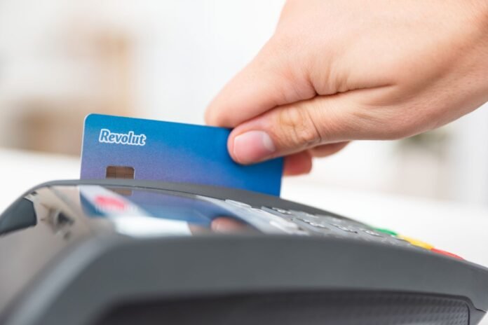Revolut Dogecoin ilə ödəniş üçün fiziki kart təqdim etdi - wecom.az