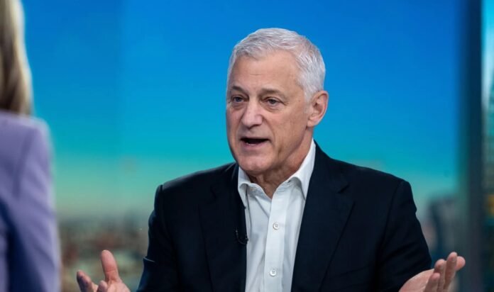 Standard Chartered CEO-su 'az dəyərli insan kapitalı' ifadəsinə görə üzr istədi - wecom.az