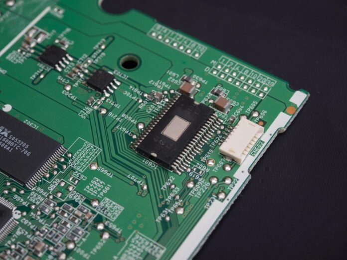 Micron güclü gəlir hesabatı ilə süni intellekt yaddaş səhmlərini yüksəltdi - wecom.az