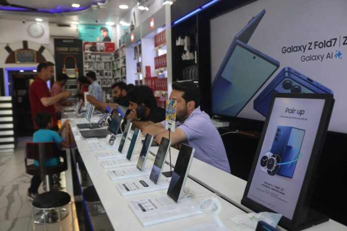 Süni intellekt bumu Hindistanın smartfon bazarını silkələyir - wecom.az