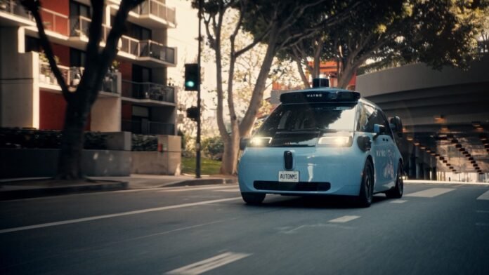 Waymo robotaksi həvəsi: xüsusi çip texnologiyası - wecom.az
