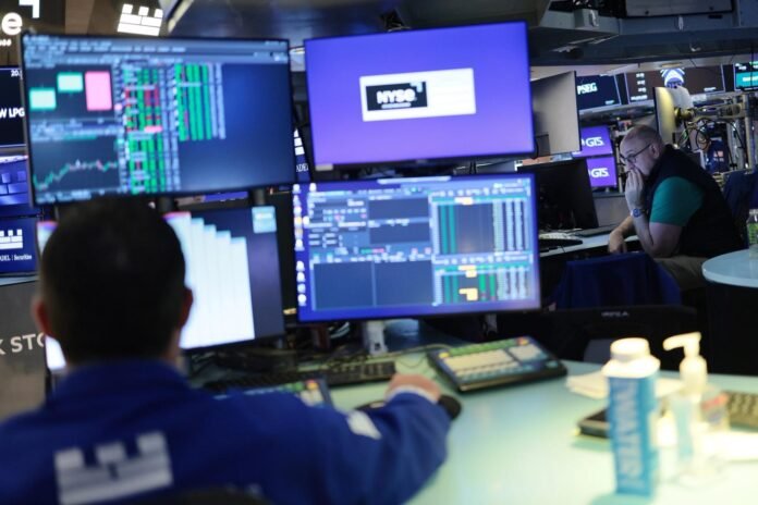 Bitcoin 64.000 dollarda qalır, səhmlər rekord qırır - wecom.az