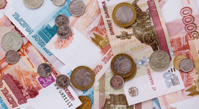 Belarus və Qazaxıstan bankları nağd rubl əməliyyatları üçün komissiyaları artırdı - wecom.az