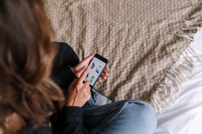 Qərbi Avropada moda hələ də ən böyük e-ticarət kateqoriyasıdır - wecom.az