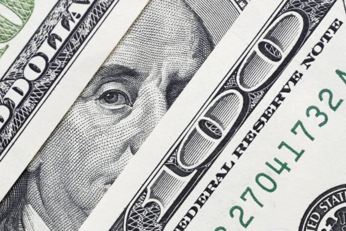 Əhali nağd 1.12 milyard dollarını banklarda manata çevirib - wecom.az