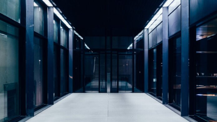 Fin təşkilatların məlumatlarına yalnız öz serveri olan IT şirkətləri buraxılacaq - wecom.az