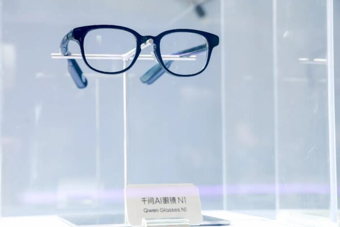 Alibaba Qwen əsaslı ikinci nəsil ağıllı eynəklərini təqdim etdi - wecom.az